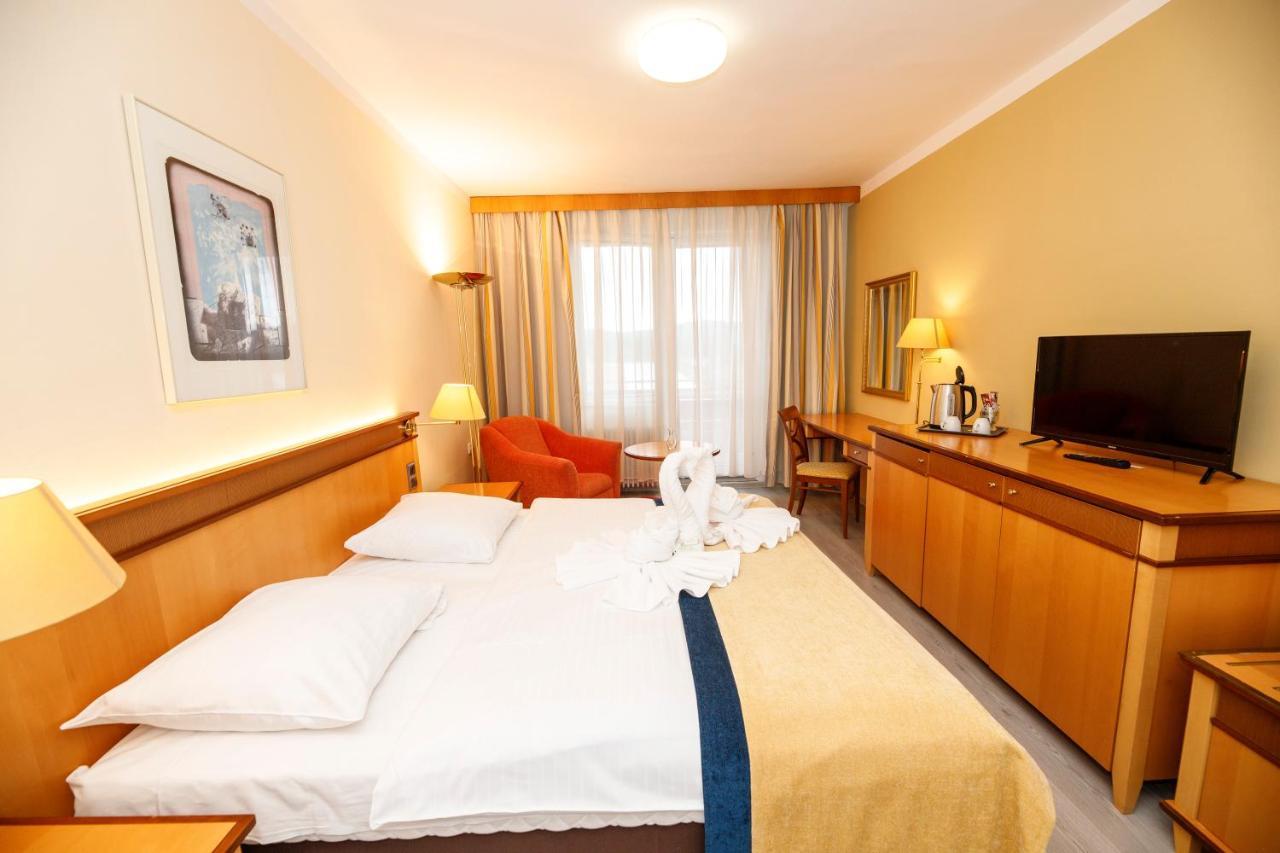 Fontana Lipno Otel Černá v Pošumaví Dış mekan fotoğraf